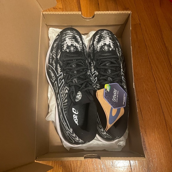 9 WIDE ASICS Gel-Culumbus 23 Wide Black/White Running Sneaker Shoe NIB - Picture 3 of 5